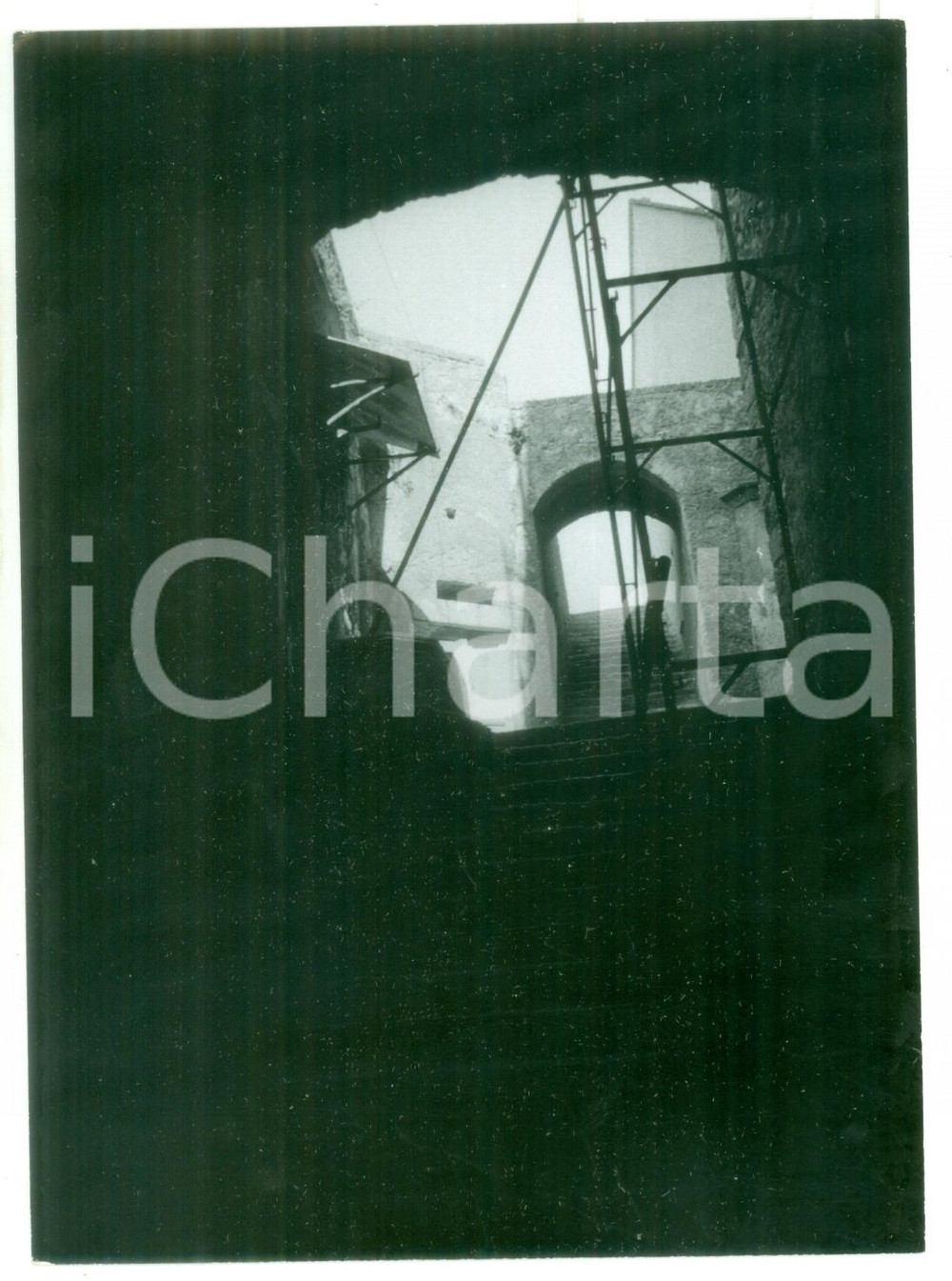 Fotografia d epoca originale 1981 SARZANA Interno del mastio della FORTEZZA DI SARZANELLO Foto VINTAGE 13x18 1