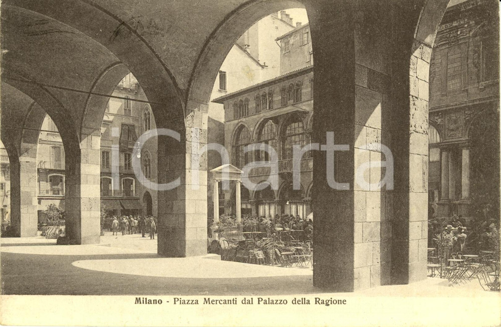 Cartolina originale da collezione 1926 MILANO Piazza MERCANTI vista dal Palazzo della RAGIONE * Cartolina FP VG 1