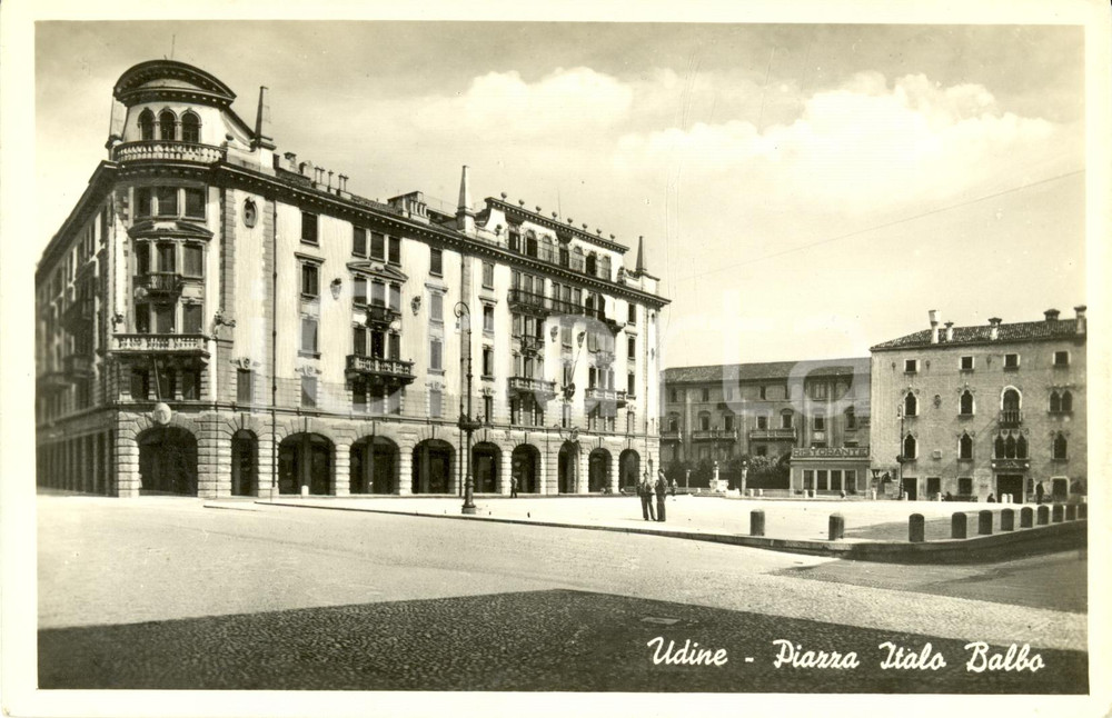 Cartolina originale da collezione 1943 UDINE Scorcio panoramico di piazza ITALO BALBO Cartolina FP NV 1