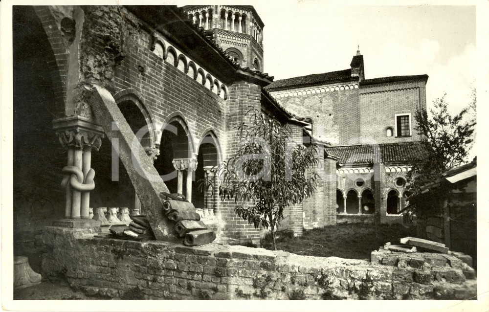 Cartolina originale da collezione 1935 MILANO Scorcio del chiostro dell'Abbazia di CHIARAVALLE *Cartolina FP VG 1