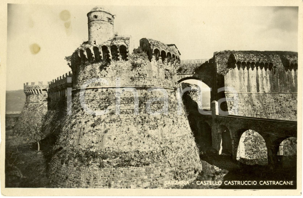 Cartolina originale da collezione 1942 SARZANA (SP) Veduta di Castello CASTRUCCIO CASTRACANI *Cartolina FP VG 1