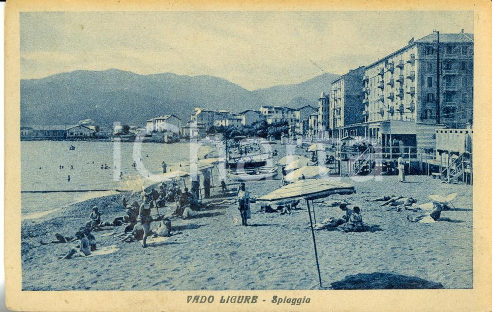 Cartolina originale da collezione 1946 VADO LIGURE SV Bagnanti in spiaggia Cartolina ANIMATA FP NV 1