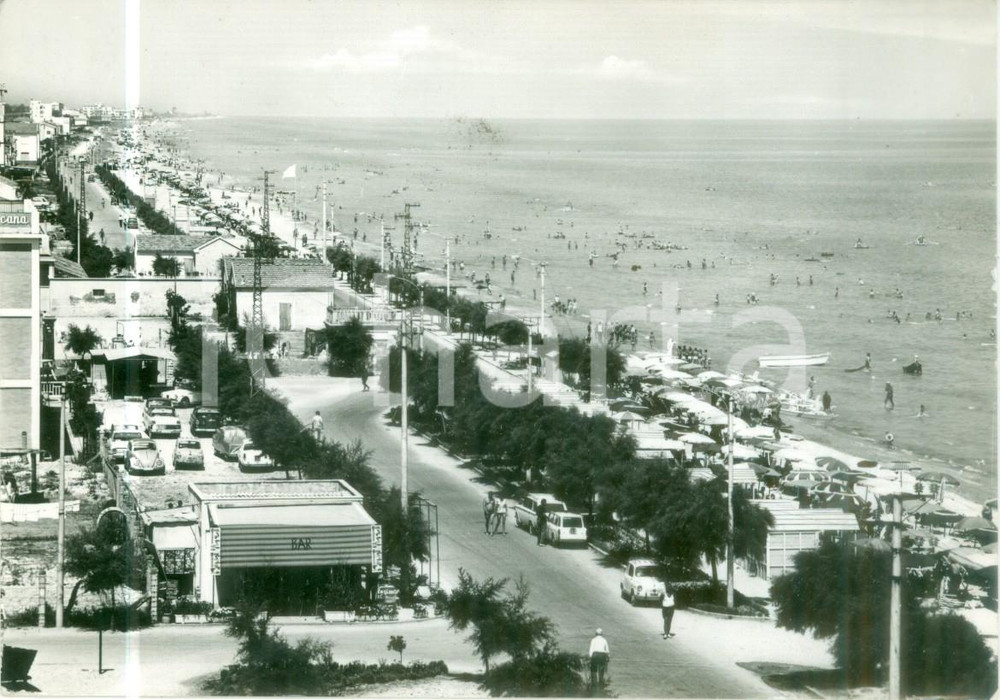 Cartolina originale da collezione 1966 MAROTTA PU Scorcio panoramico del lungomare Cartolina ANIMATI FG VG 1