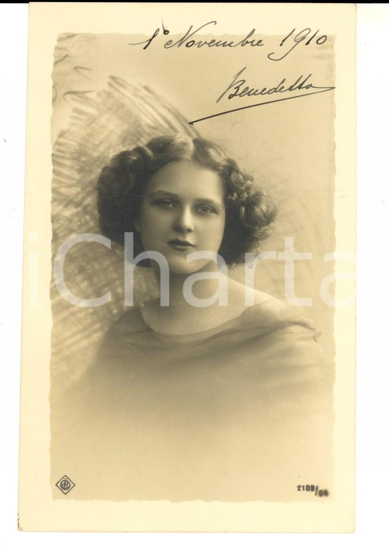 Cartolina originale da collezione 1910 COSTUME Ritratto di una giovane donna Cartolina d amore ing. BONELLI 1