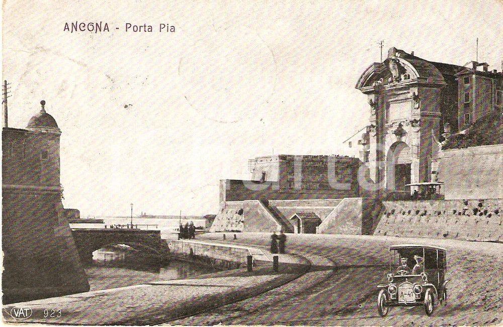 Cartolina originale da collezione 1909 ANCONA Panorama PORTA PIA con Fotomontaggio automobile *Cartolina FP VG 1
