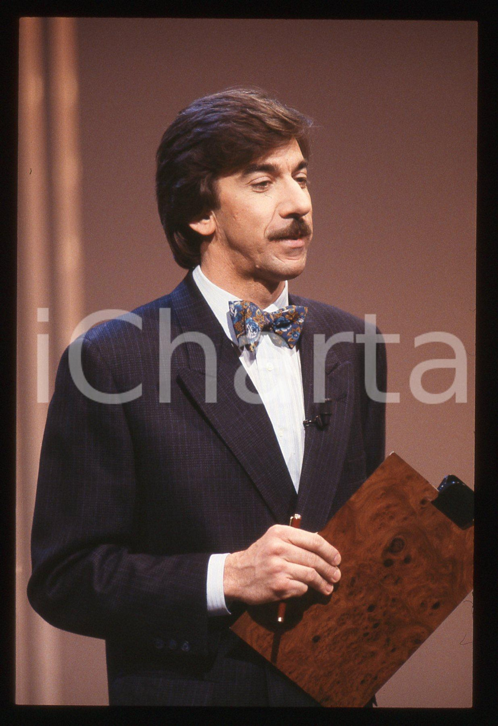 35mm vintage slide* 1990 ca CANALE 5 TRA MOGLIE E MARITO VIP Marco COLUMBRO (14)
