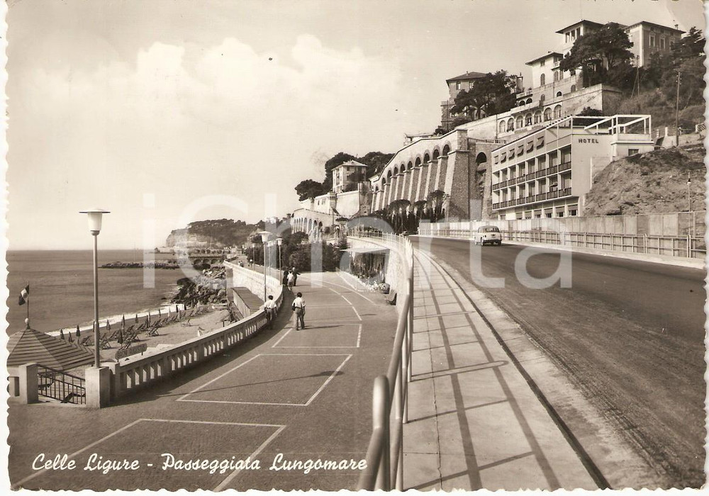 Cartolina originale da collezione 1958 CELLE LIGURE (SV) Lungomare e Bagni AUGUSTUS *Cartolina FG VG 1