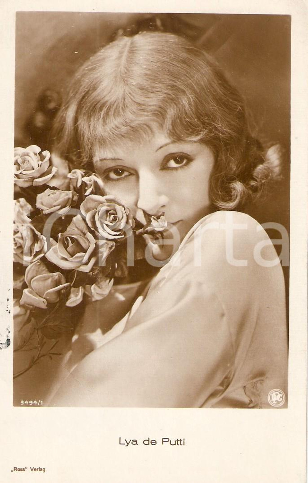 Cartolina originale da collezione 1920 ca CINEMA Attrice Lya DE PUTTI Ritratto con mazzo di rose *Cartolina FP NV 1