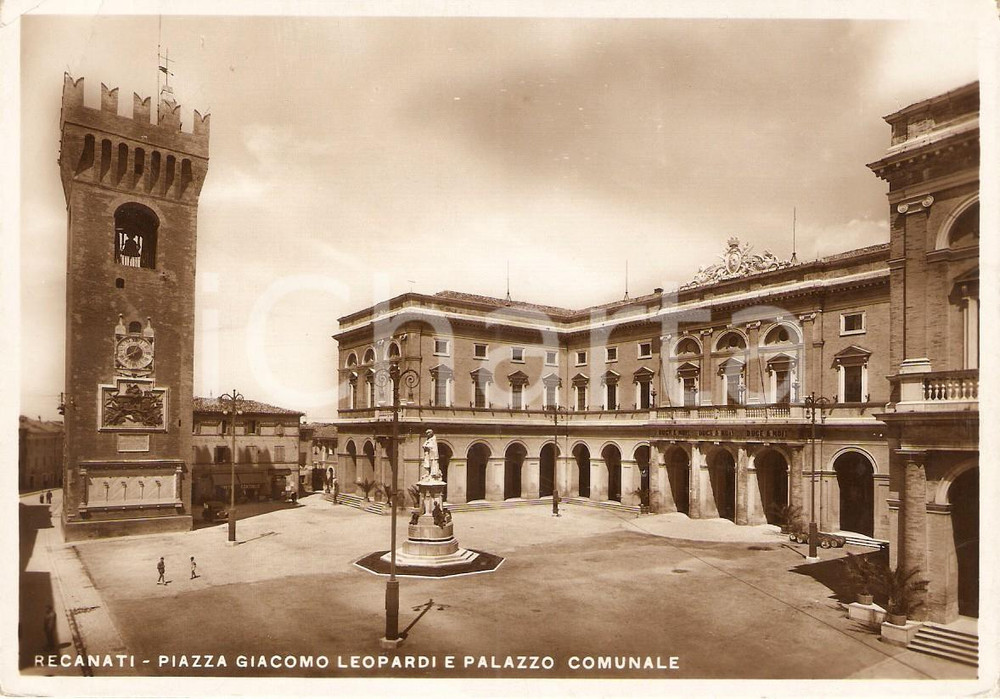 Cartolina originale da collezione 1950 ca RECANATI (MC) Palazzo Comunale e Piazza Giacomo LEOPARDI *Cartolina 1