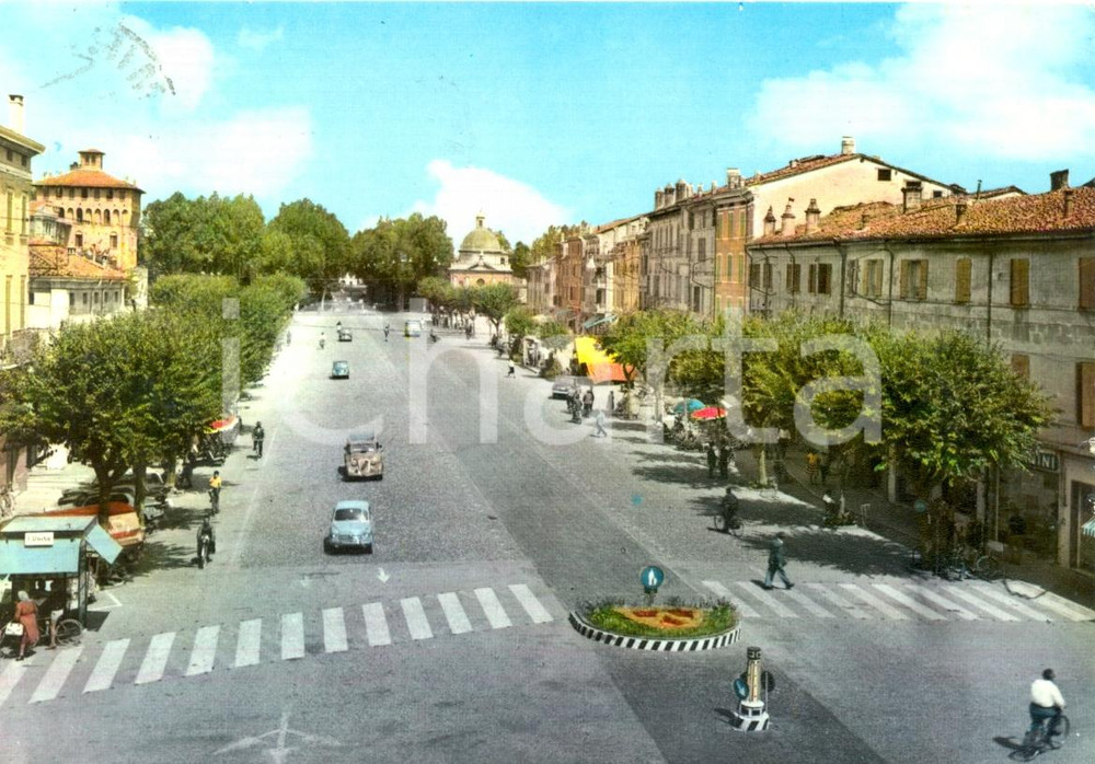 Cartolina originale da collezione 1967 MIRANDOLA (MO) Piazza Costituente e FIAT 500 *Cartolina animata FG VG 1