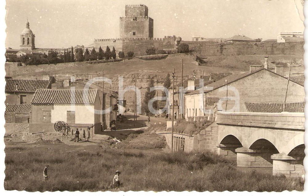 Cartolina originale da collezione 1959 CIUDAD RODRIGO Espana Castillo desde ARRABAL del Puente Cartolina FP VG 1