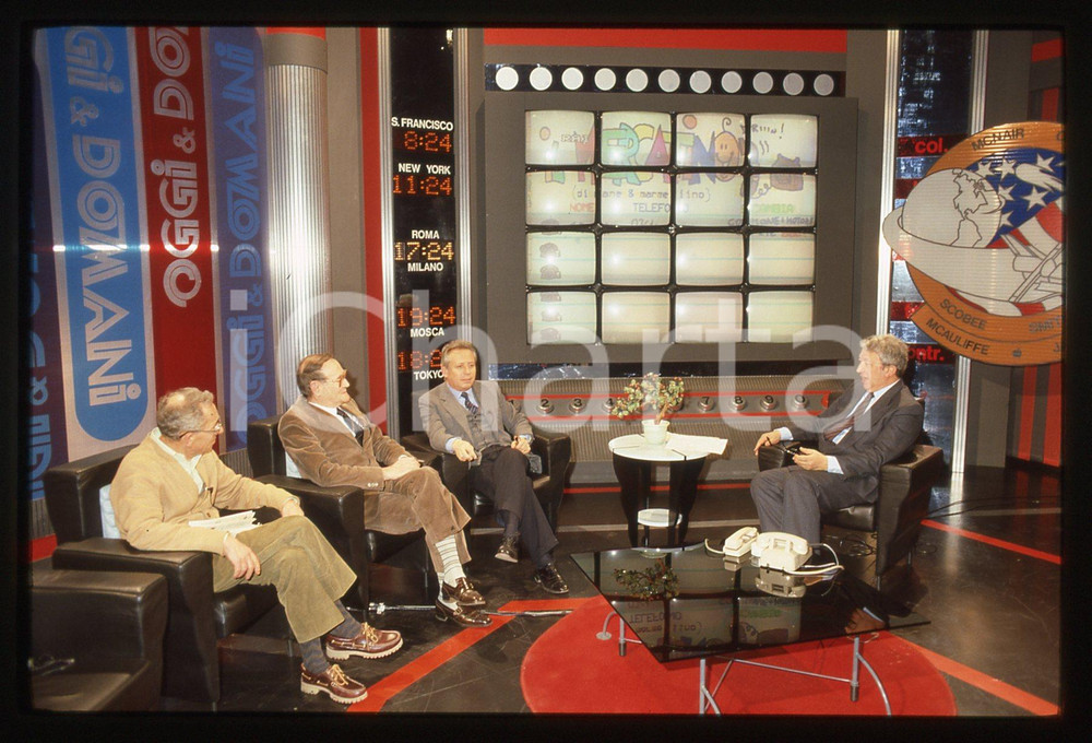 Fotografia d epoca originale 35mm vintage slide 1985 RAI DUE Valerio RIVA Luigi PINTOR a OGGI & DOMANI 1 1