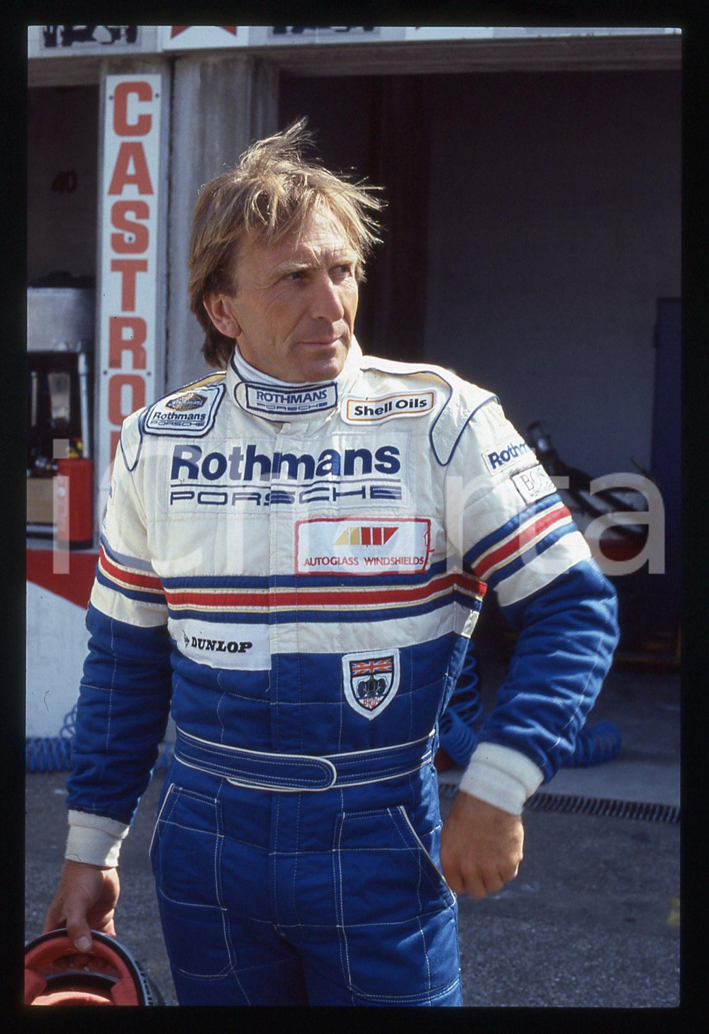 35mm vintage slide* 1985 1000 KM MONZA Derek BELL Team ROTHMANS - Ritratto (4)  Diapositiva d'epoca, in formato 35 mm.CONDIZIONI: GOODTutti i diritti riservati.E' severamente vietata la riproduzione. ICharta mette in vendita, sul negozio eBay e in esclusiva sul sito "icharta" il proprio archivio composto da numerose diapositive e negativi fotografici d'epoca, tutti originali e autentici, che attraversano la storia del costume italiano tra gli la fine degli anni Sessanta e Novanta.Si tratta di uno sguardo inedito sull'attualit&agrave;, la politica, la vita quotidiana, il gossip e la cultura, che fotografa il cambiamento della nazione in quest'ultimo scorcio del XX secolo. Un'occasione unica per il mercato del collezionismo, che vede finalmente disponibile un archivio eccezionale per vastit&agrave;, tematiche e condizioni, in un settore (il negativo fotografico e la diapositiva) di assoluta novit&agrave; e dalle interessanti prospettive di investimento.  originale e autentica 1