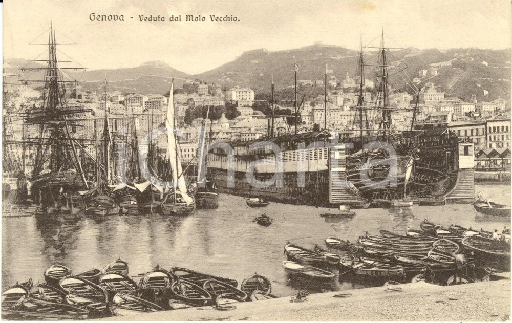 Cartolina originale da collezione 1920 ca GENOVA Veduta del Molo vecchio con barche e bacino di carenaggio *FP NV 1