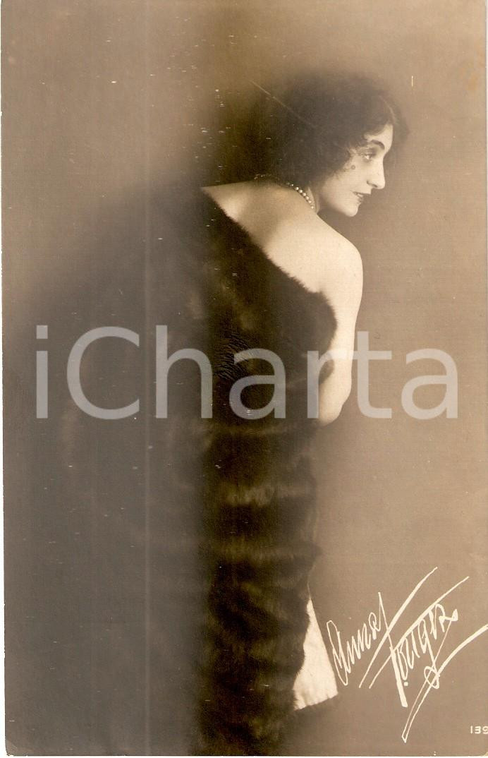 Cartolina originale da collezione 1920 ca CINEMA Anna FOUGEZ con pelliccia e filo di perle Cartolina FP VG 1