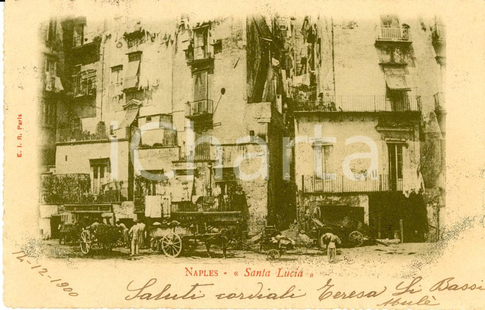 Cartolina originale da collezione 1900 NAPOLI Veduta del rione SANTA LUCIA con carri e passanti Cartolina FP VG 1