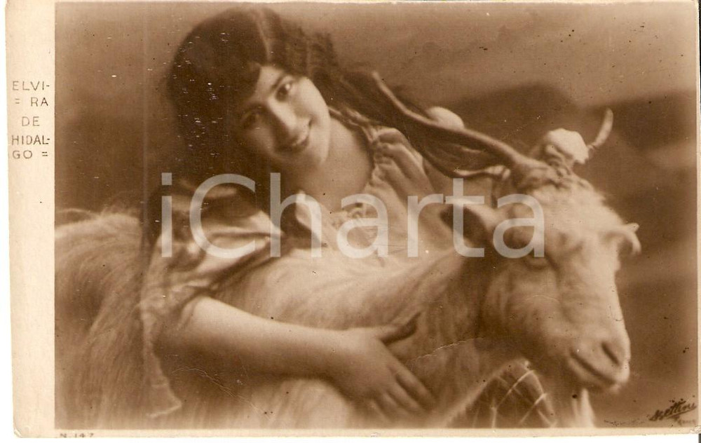 Cartolina originale da collezione 1909 Elvira Hidalgo con caprone  Fotoritratto 1