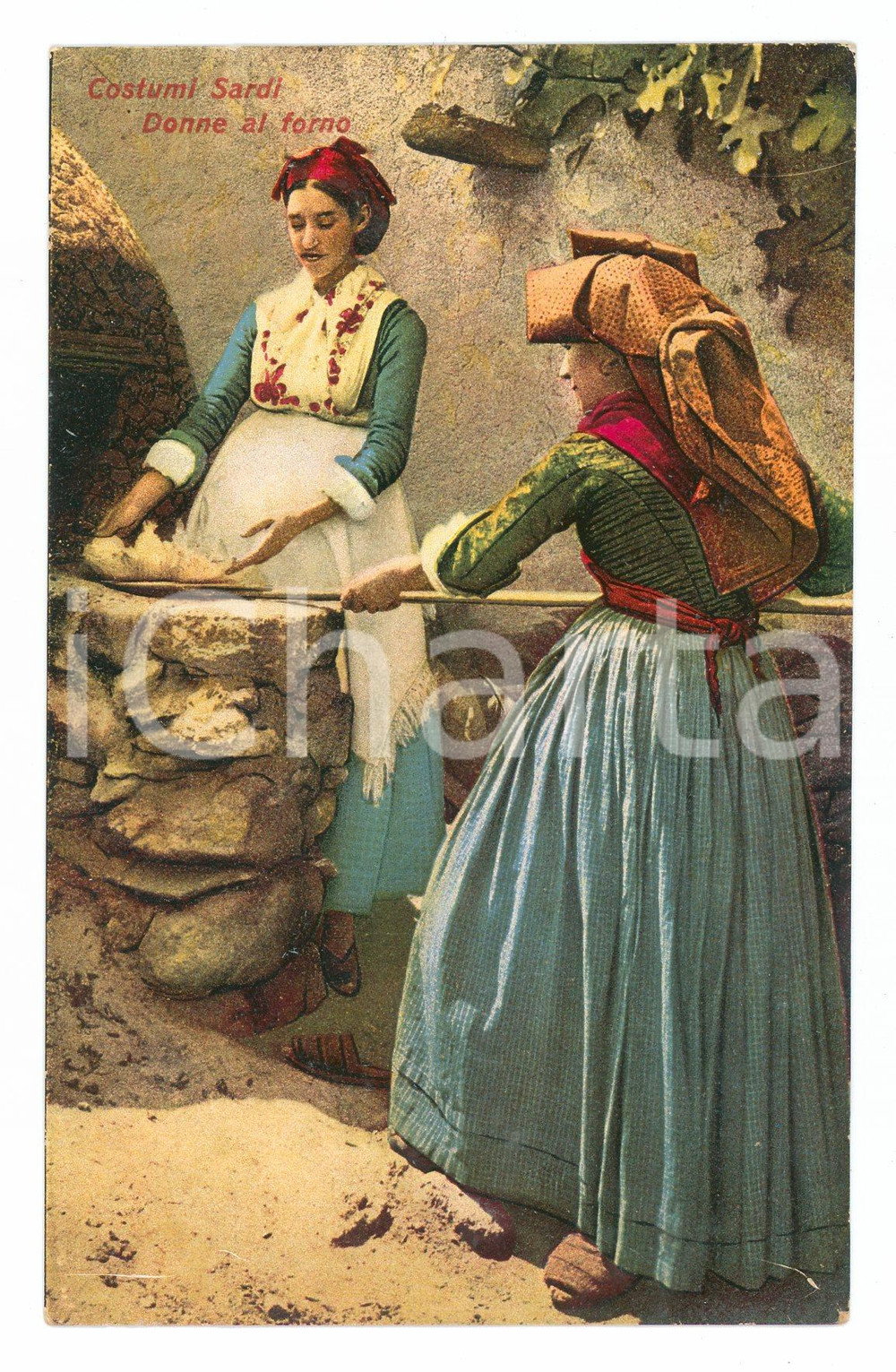 Cartolina originale da collezione 1920 ca Costumi sardi  Donne al forno Cartolina postale FP NV 1
