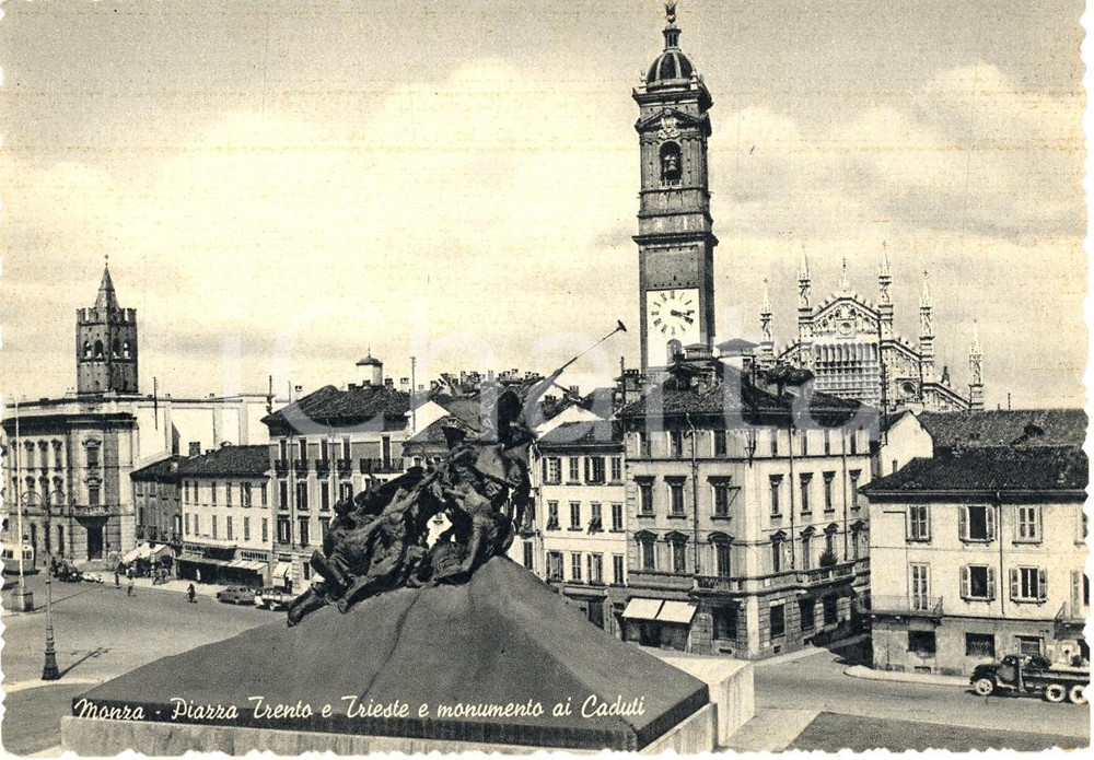 Cartolina originale da collezione 1950 MONZA MB Piazza TRENTO E TRIESTE Monumento Caduti 1