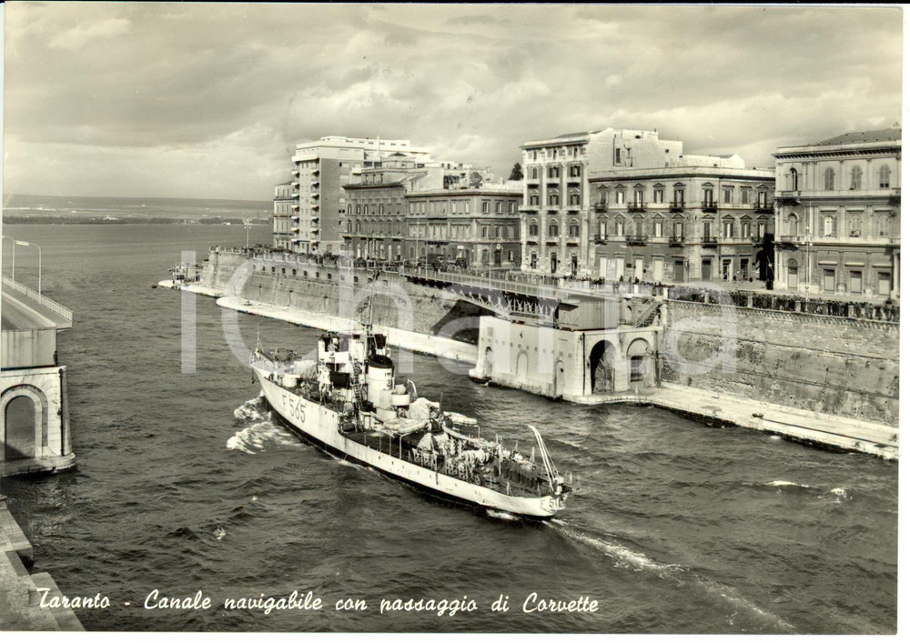 Cartolina originale da collezione 1959 TARANTO Canale navigabile con passaggio Corvette *Cartolina postale FG VG 1