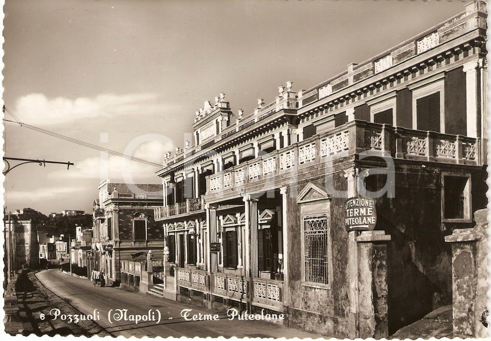 Cartolina originale da collezione 1950 circa POZZUOLI NA Venditore ambulante alle TERME PUTEOLANE Animata FG NV 1