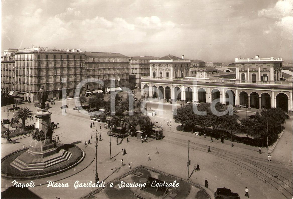 Cartolina originale da collezione 1955 ca NAPOLI Tram in piazza Piazza Garibaldi STAZIONE CENTRALE Cartolina FG NV 1
