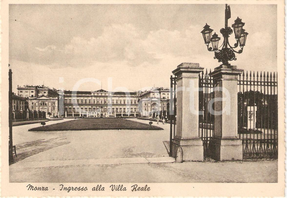 Cartolina originale da collezione 1955 circa MONZA Ingresso di VILLA REALE Scorcio panoramico Animata FG VG 1