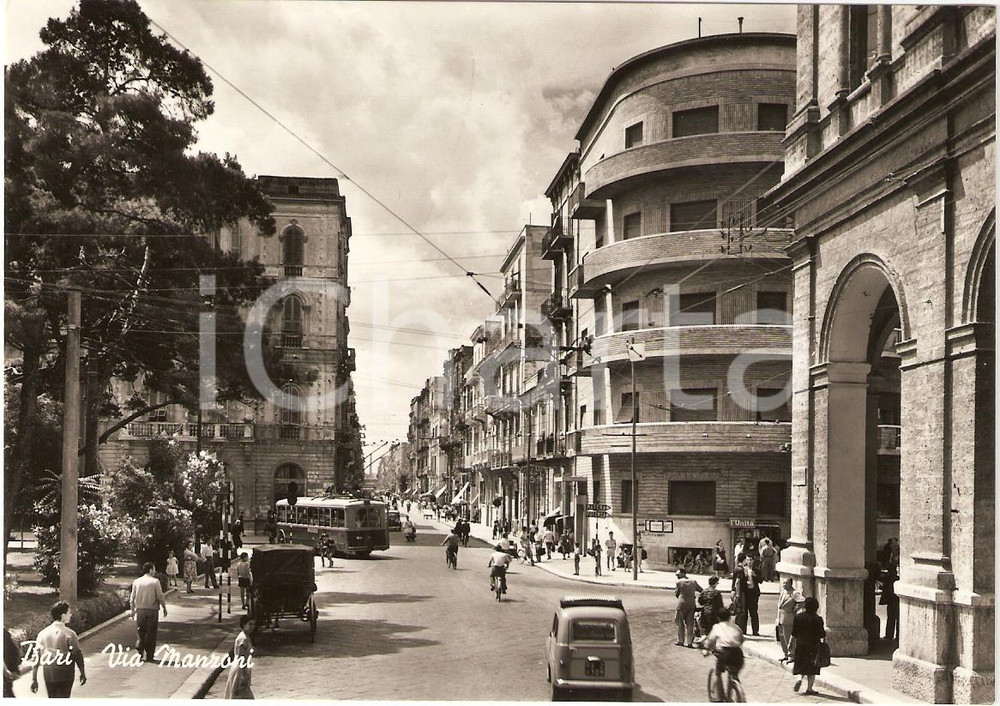Cartolina originale da collezione 1955 circa BARI Veduta di via MANZONI ANIMATA con tram Cartolina FG VG 1