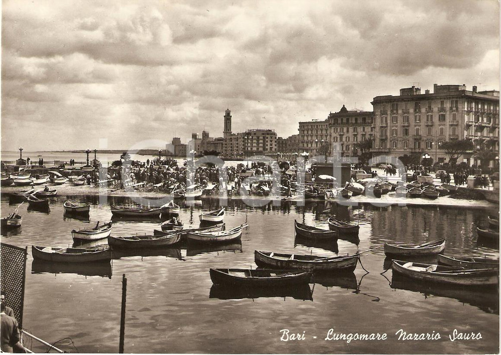 Cartolina originale da collezione 1960 BARI Panorama Lungomare NAZARIO SAURO Animata Cartolina FG VG 1