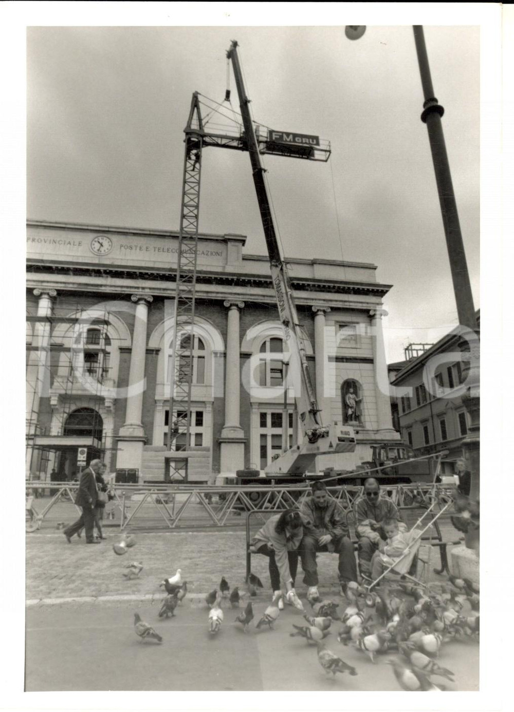 Fotografia d epoca originale 1980 ca PESARO Restauri al Palazzo delle Poste  Piazza del Popolo Foto 13x18 1