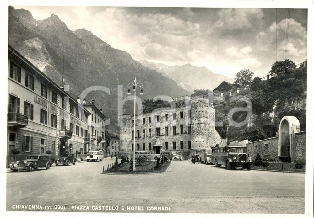 Cartolina originale da collezione 1950 ca CHIAVENNA (SO) Corriere in piazza Castello HOTEL CONRADI *Cartolina FG 1