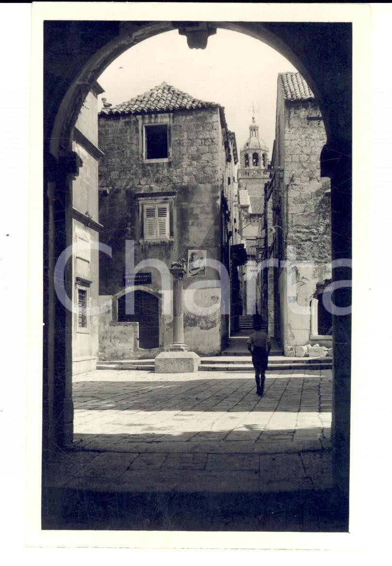 Cartolina originale da collezione 1950 ca KORCULA CROAZIA Piazza del Comune Fotografia seriale FP 1