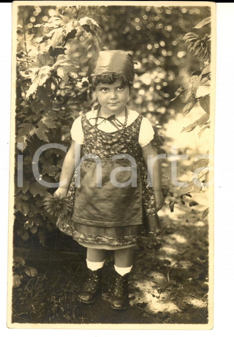 Fotografia d'epoca originale 1930 ca PREDAZZO (TN) Grazia COLUMELLA vestita da piccola contadina *Foto PARTEL 1