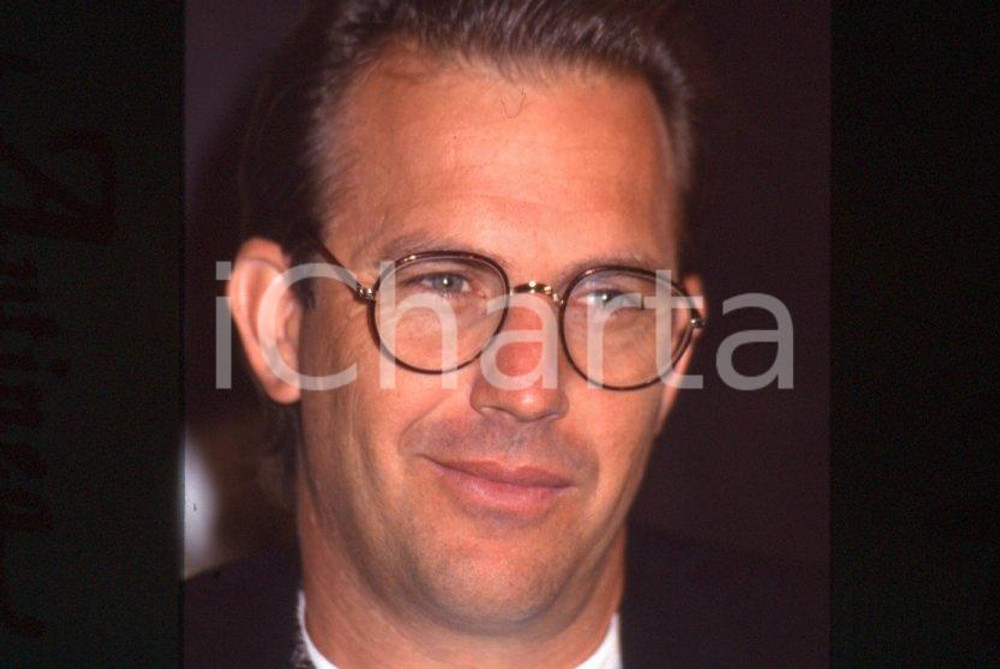 Fotografia d epoca originale Kevin COSTNER  ITALIA 1991 Presentazione Robin Hood 35 mm vintage slide 33 1