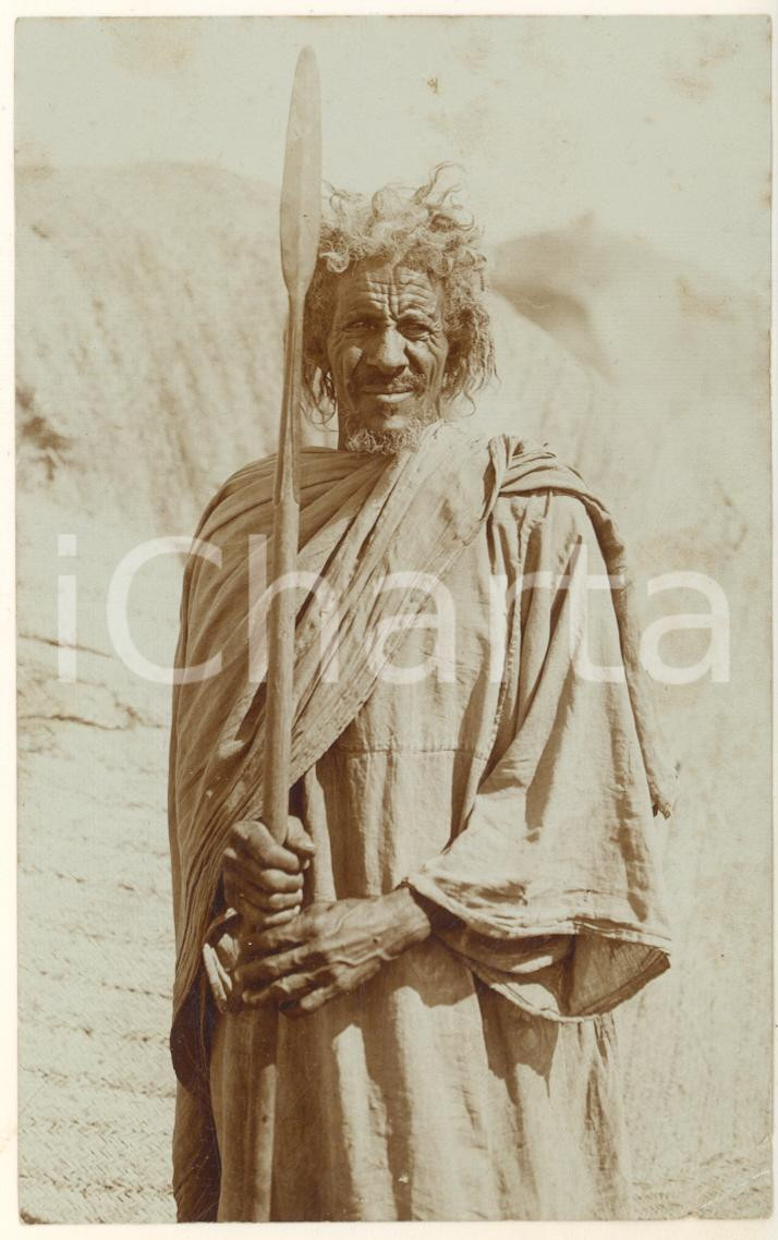 Fotografia d epoca originale 1900 ca COSTUMI ASSUAN EGITTO Guerriero BISHARI Fotografia RARA 9x14 cm 1