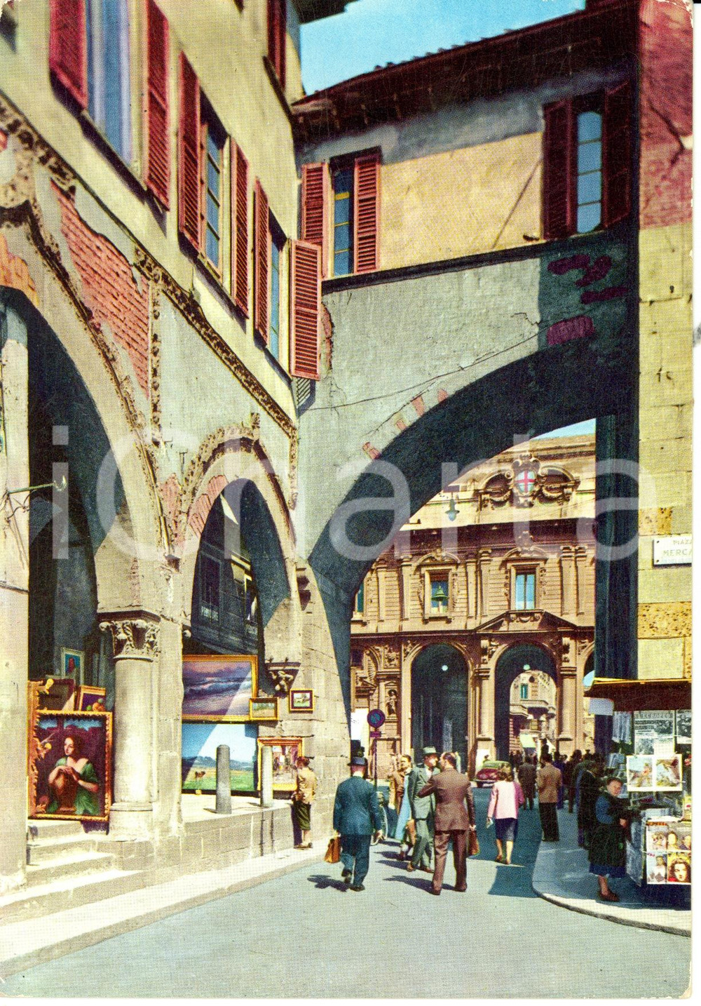 Cartolina originale da collezione 1962 MILANO Piazza dei MERCANTI con esposizione quadri Cartolina ANIMATA FG VG 1