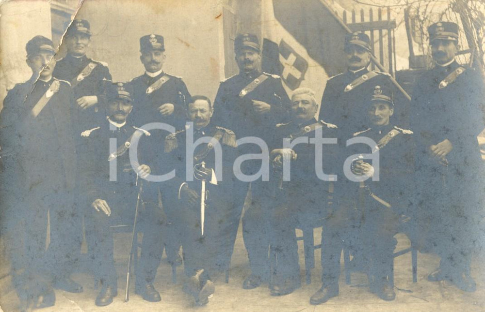 Fotografia d epoca originale 1920 ca BIELLA Gruppo ufficiali dell esercito con baionette Fotografia 1