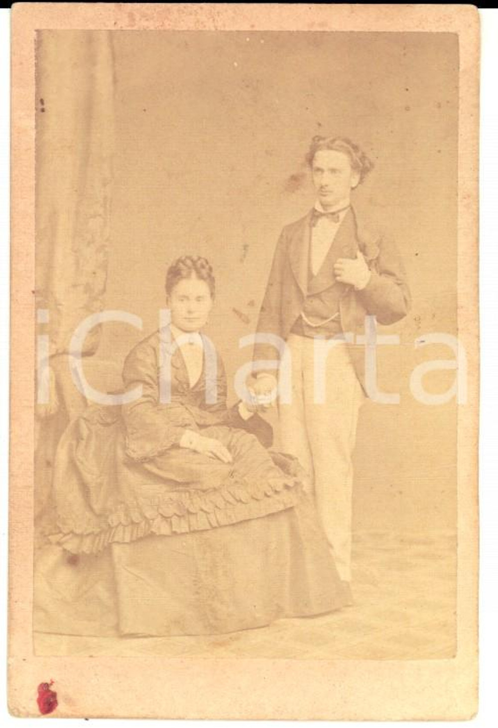 Fotografia d'epoca originale 1870 ca COMO Coppia di giovani sposi *Fotografia Giulio REINA 1
