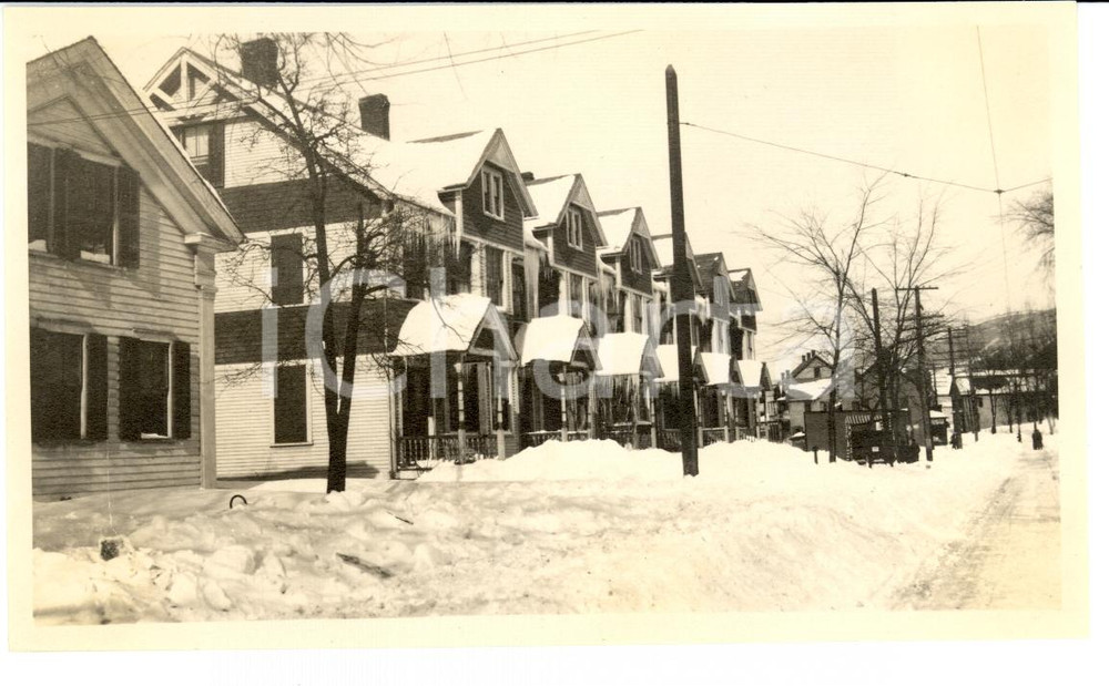 Fotografia d'epoca originale 1913 ADAMS (USA) Summer Street with winter snow *Photo 1 1