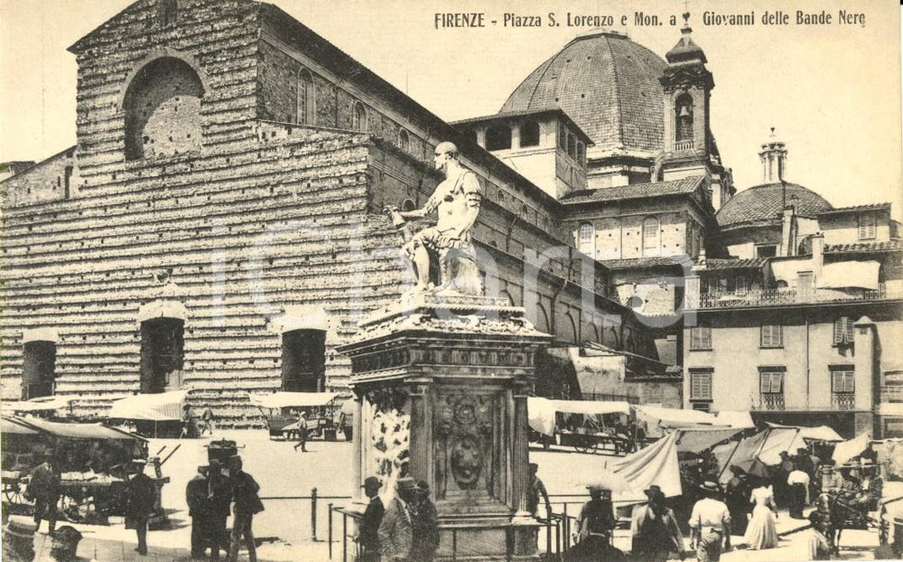 Cartolina originale da collezione 1920 ca FIRENZE Piazza SAN LORENZO e monumento Giovanni DALLE BANDE NERE FP NV 1