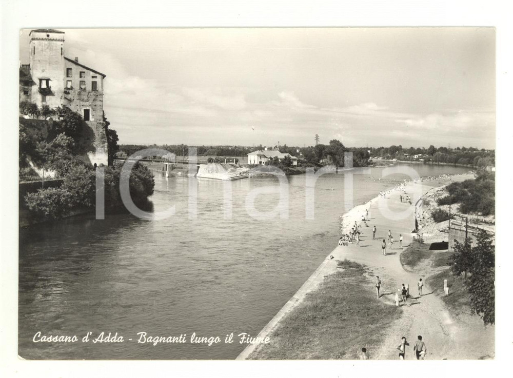 Cartolina originale da collezione 1950 CASSANO D'ADDA Bagnanti lungo il fiume FG NV 1