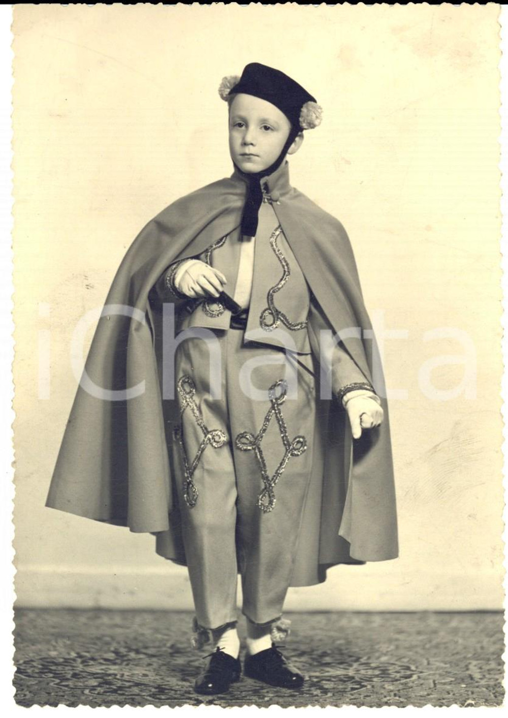Fotografia d'epoca originale 1959 Carnevale MILANO Bambino vestito da piccolo torero *Foto Gabriele BISELLO 1