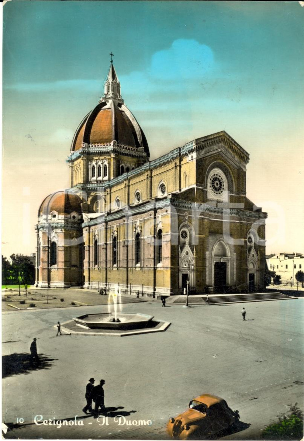 Cartolina originale da collezione 1960 ca CERIGNOLA (FG) Veduta del Duomo ANIMATA FG VG 1