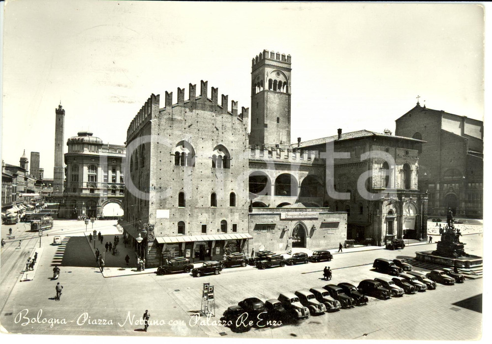 Cartolina originale da collezione 1965 BOLOGNA Piazza NETTUNO con palazzo RE ENZO Cartolina Postale FG VG 1