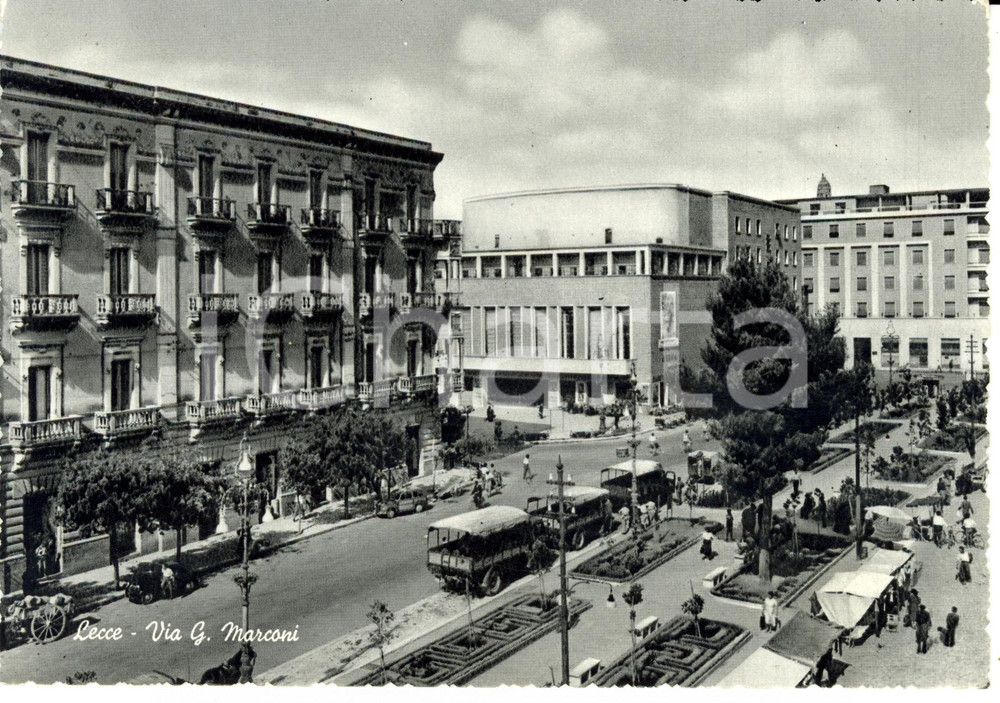 Cartolina originale da collezione 1959 LECCE Veduta di viale Guglielmo MARCONI Camionette Cartolina FG VG 1