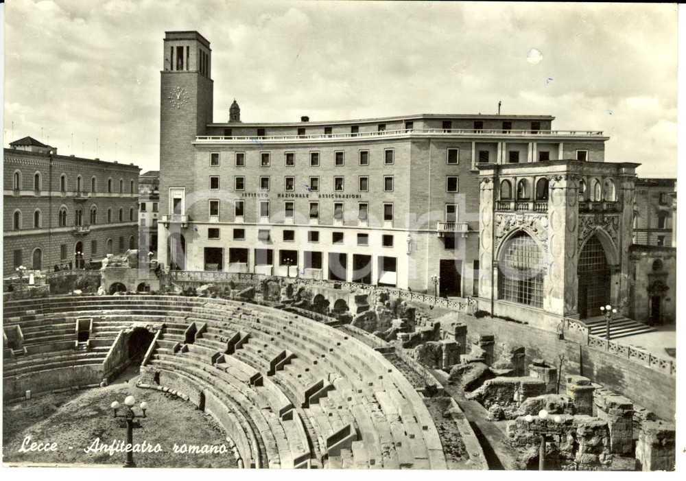 Cartolina originale da collezione 1962 LECCE Istituto Nazionale Assicurazioni e Anfiteatro Romano Cartolina FG VG 1