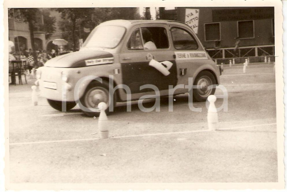 Fotografia d'epoca originale 1971 RIVANAZZANO TERME PV Trofeo TOTAL Rally Club OltrepÃ² FIAT 500 durante gara 1