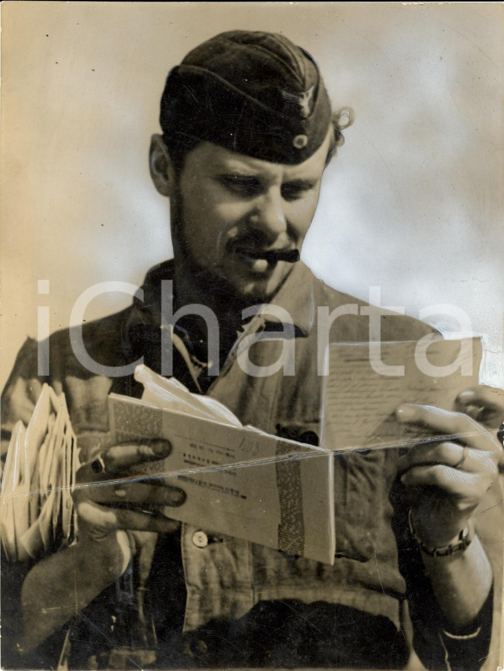 Fotografia d epoca originale 1943 MEDITERRANEO WW2 Soldati tedeschi al fronte ricevono posta Foto DANNEGGIATA 1