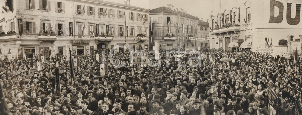 Fotografia d epoca originale 1937 SEREGNO MB Cittadini in piazza  Vogliamo il Duce Foto 1