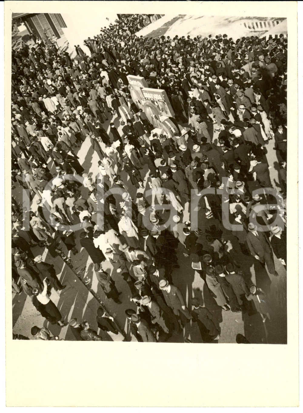 Fotografia d epoca originale 1939 MILANO Imponente folla visita FIERA CAMPIONARIA Oransoda Fotografia 1